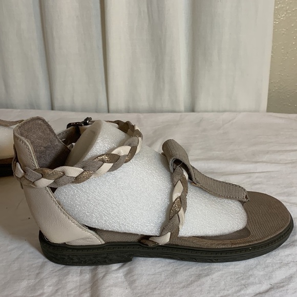 OTBT Braided Thong Sandals, 6.5M - Picture 3 of 10